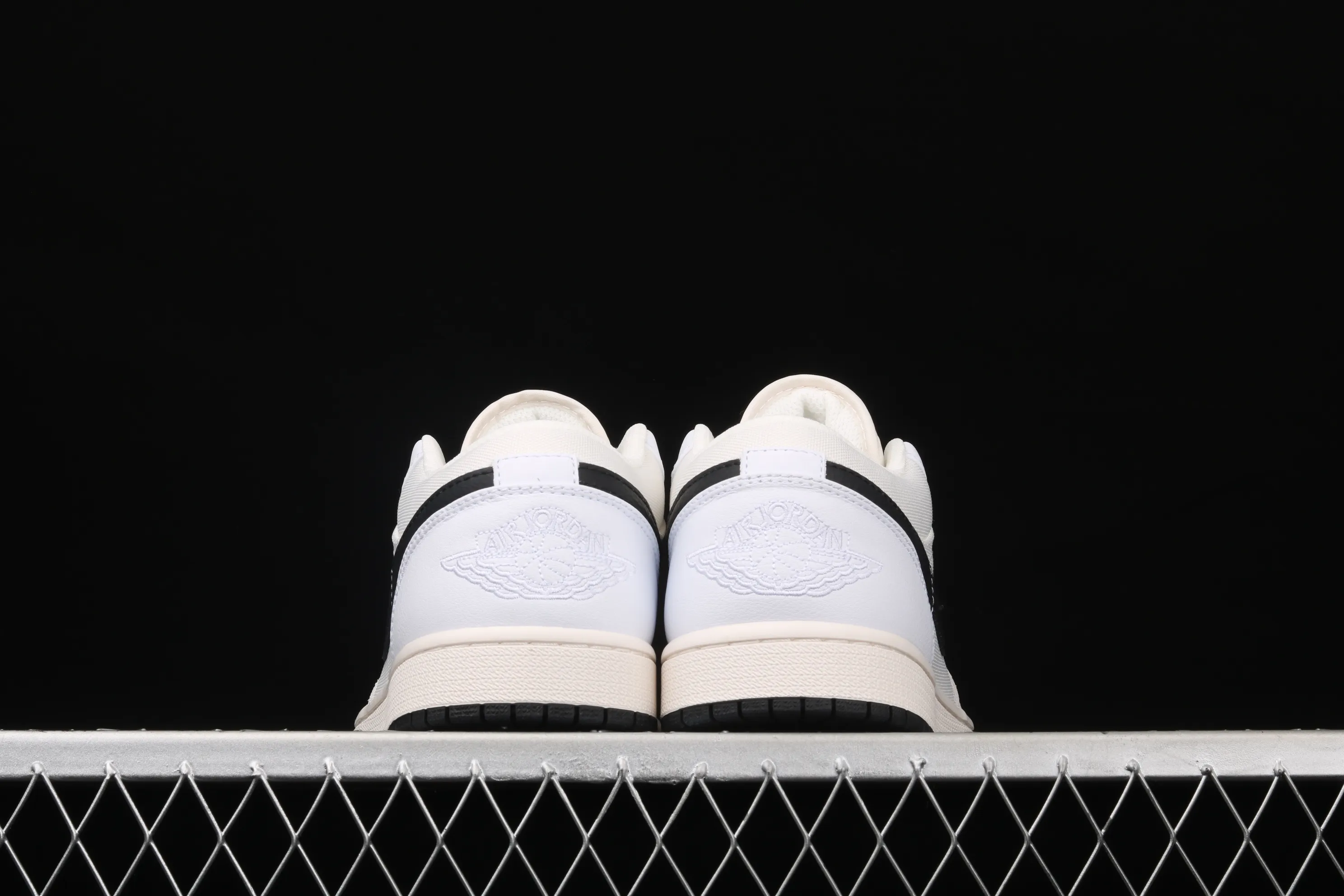 All categories Air Jordan Jordan series basketball shoes Air Jordan 1 Low Air Jordan AJ1 Low AJ1 Joe 1 low white and black canvas splicing DC3533-100